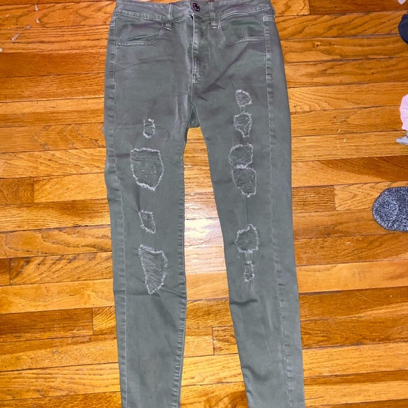 Ripped Jeans - Picture 1 of 2